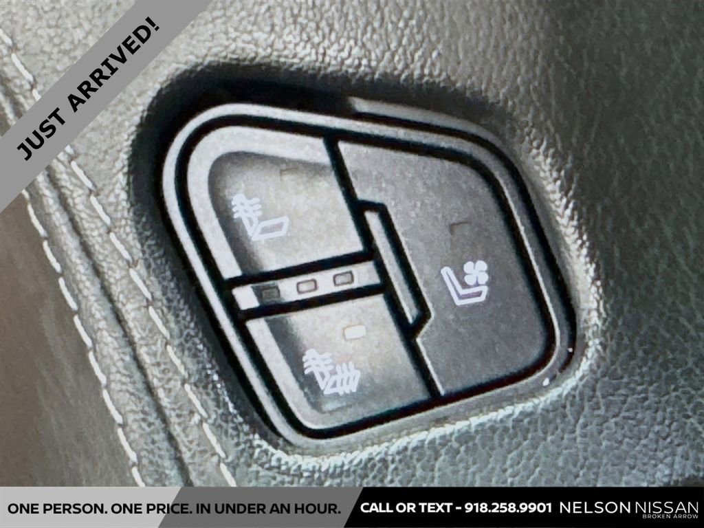 Used 2018 Chevrolet Tahoe Premier AWD/4WD image 21