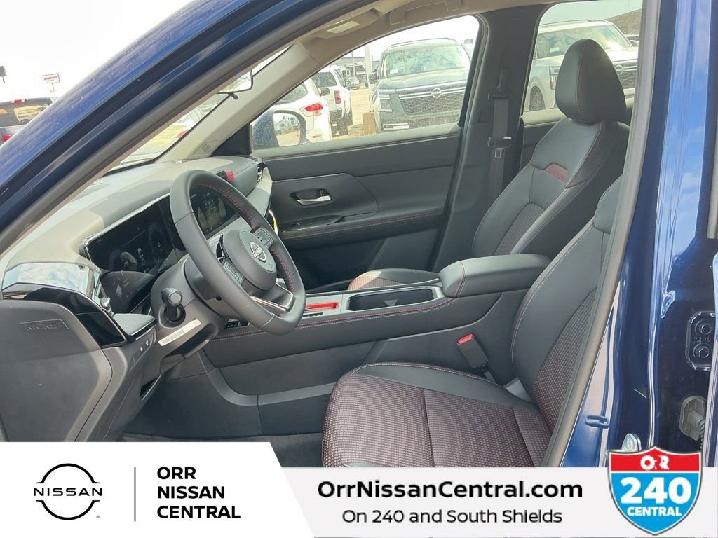 New 2025 Nissan Kicks SR FWD image 17