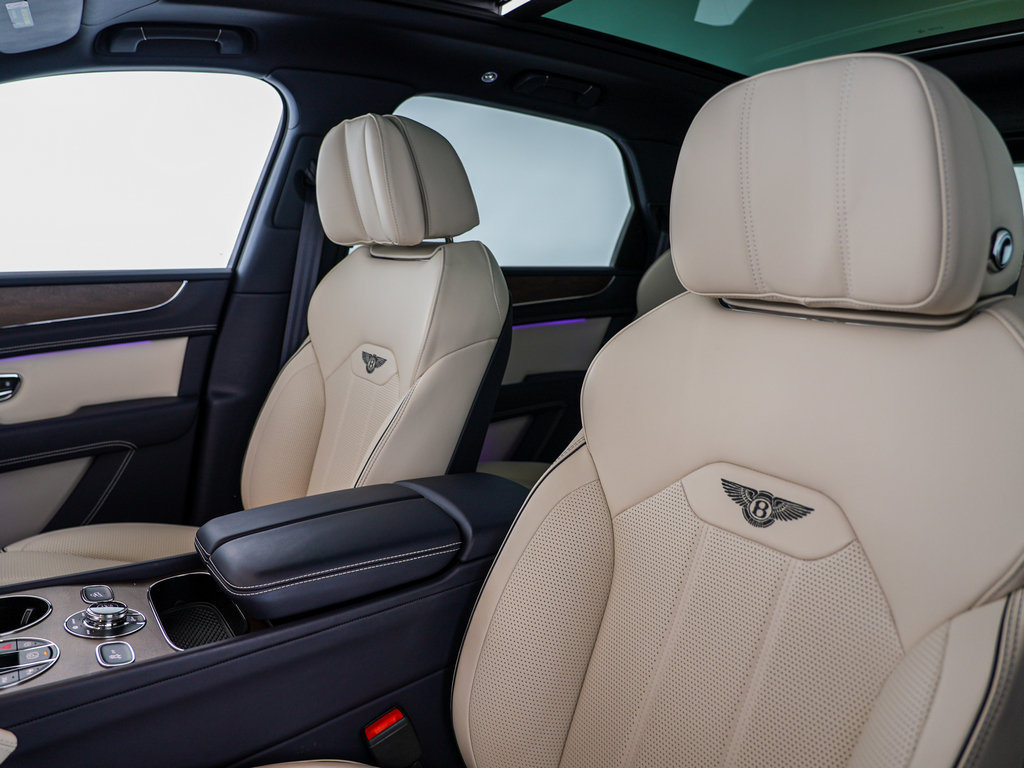 Certified 2023 Bentley Bentayga AWD/4WD image 16