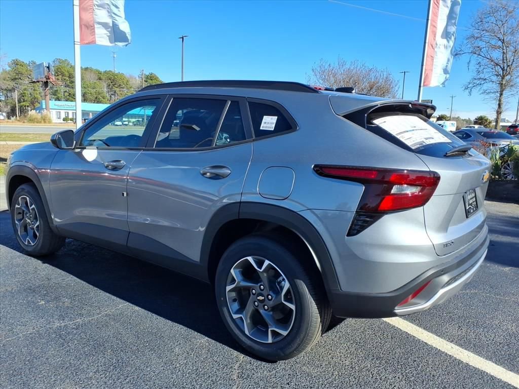 New 2026 Chevrolet Trax LT w/ Driver Confidence Package image 5