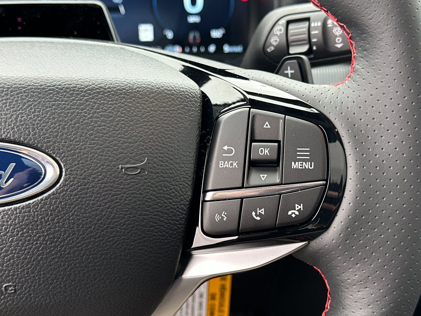 New 2025 Ford Explorer ST-Line w/ Premium Package RWD image 31