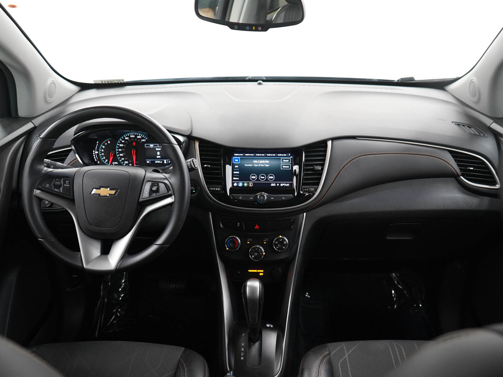 Used 2020 Chevrolet Trax LT w/ LT Convenience Package AWD/4WD image 13