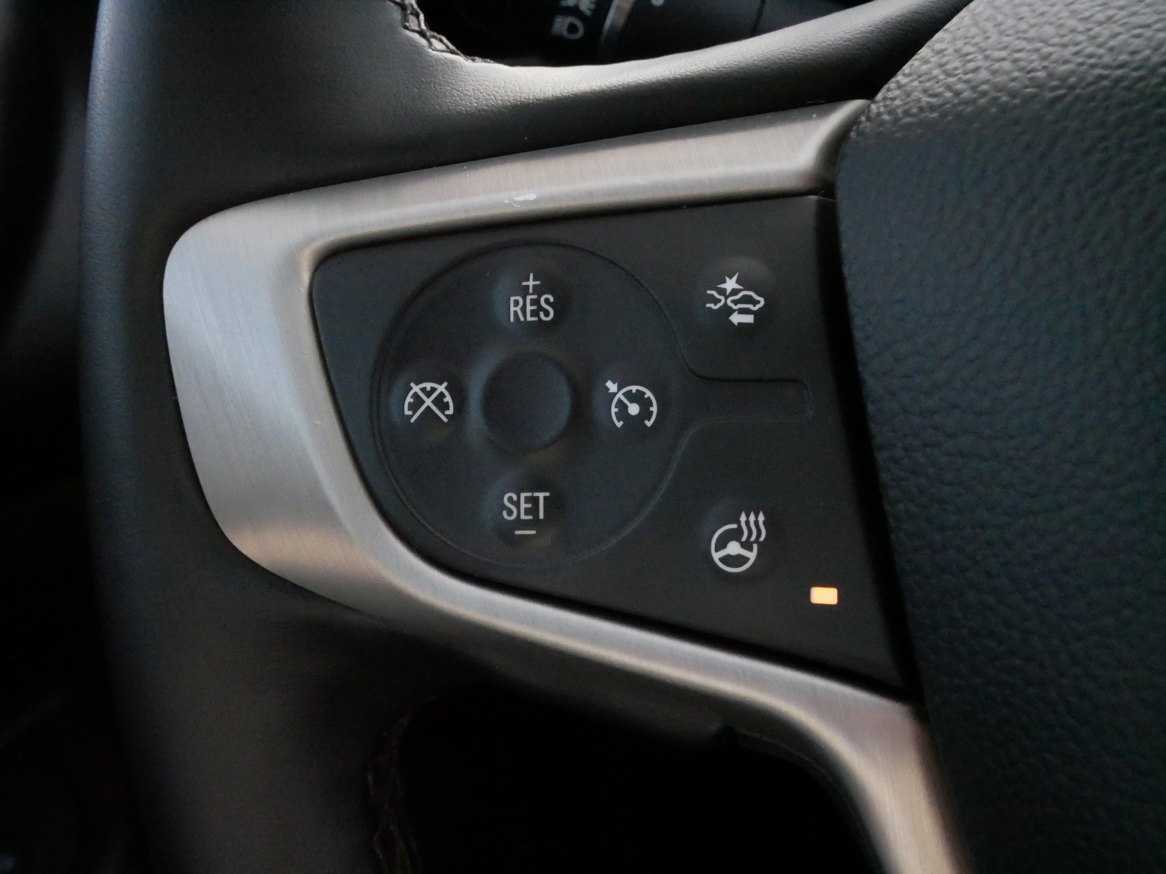 Used 2023 GMC Acadia Denali w/ Black Diamond Edition image 26