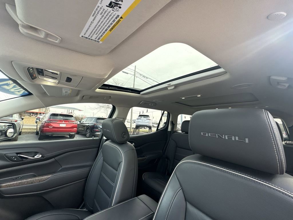 Used 2021 GMC Acadia Denali w/ Denali Ultimate Package image 16