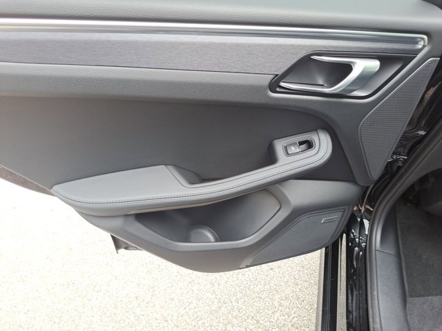 Certified 2023 Porsche Macan GTS image 22