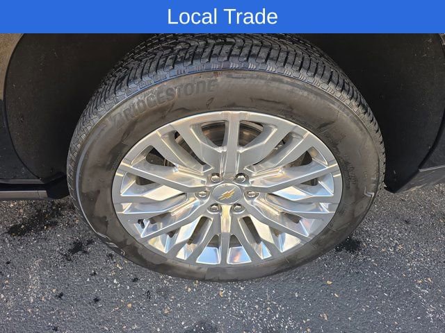 Used 2025 Chevrolet Suburban High Country AWD/4WD image 12
