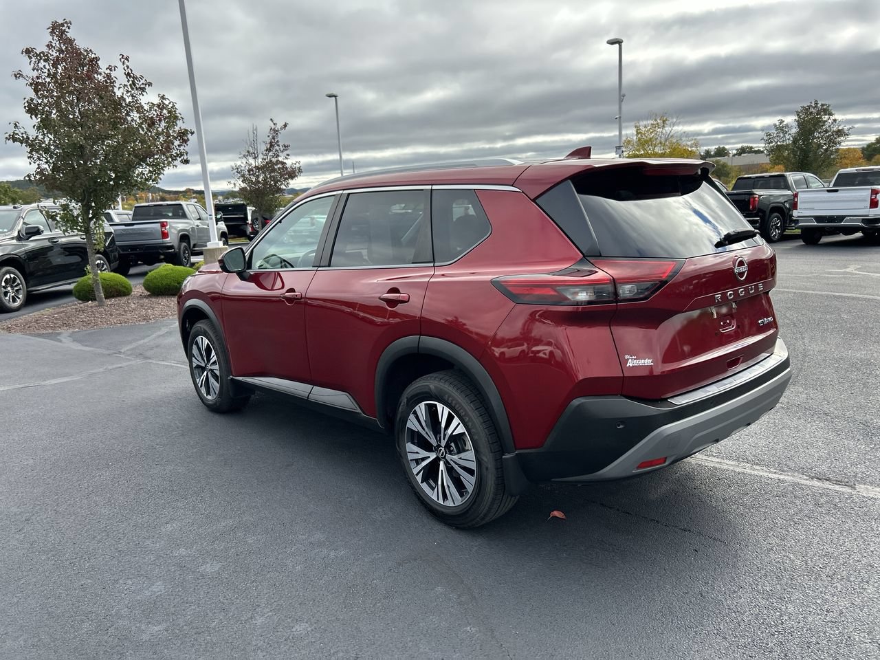 Used 2022 Nissan Rogue SV w/ SV Premium Package AWD/4WD image 5
