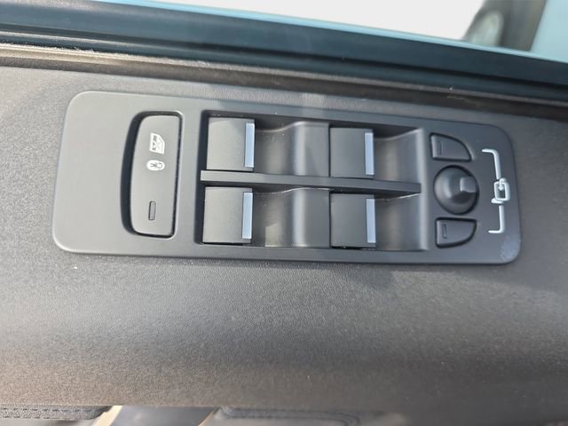 Used 2020 Land Rover Discovery Sport SE AWD/4WD image 31