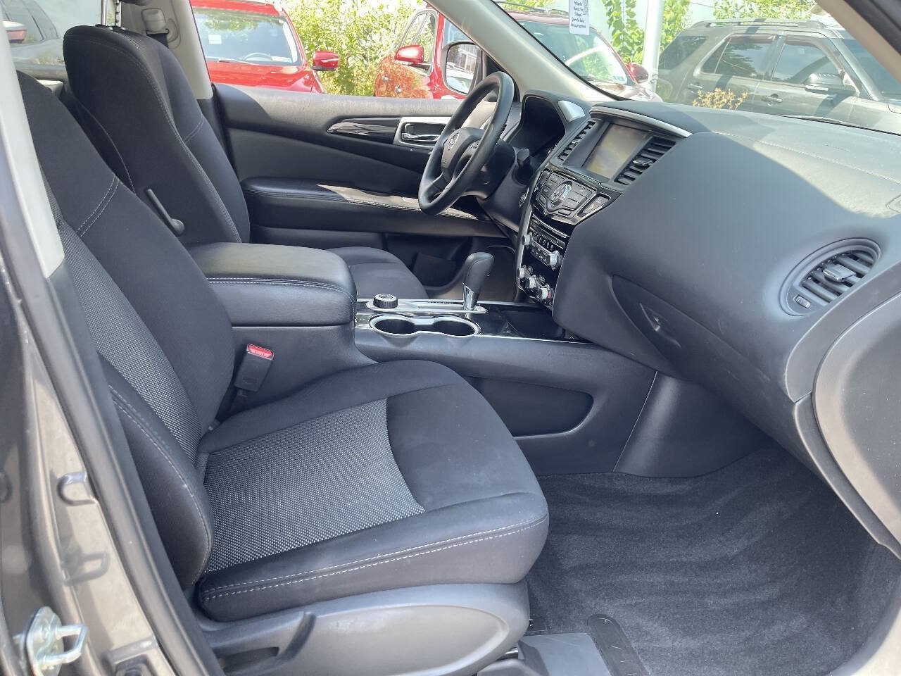 Used 2019 Nissan Pathfinder S AWD/4WD image 28