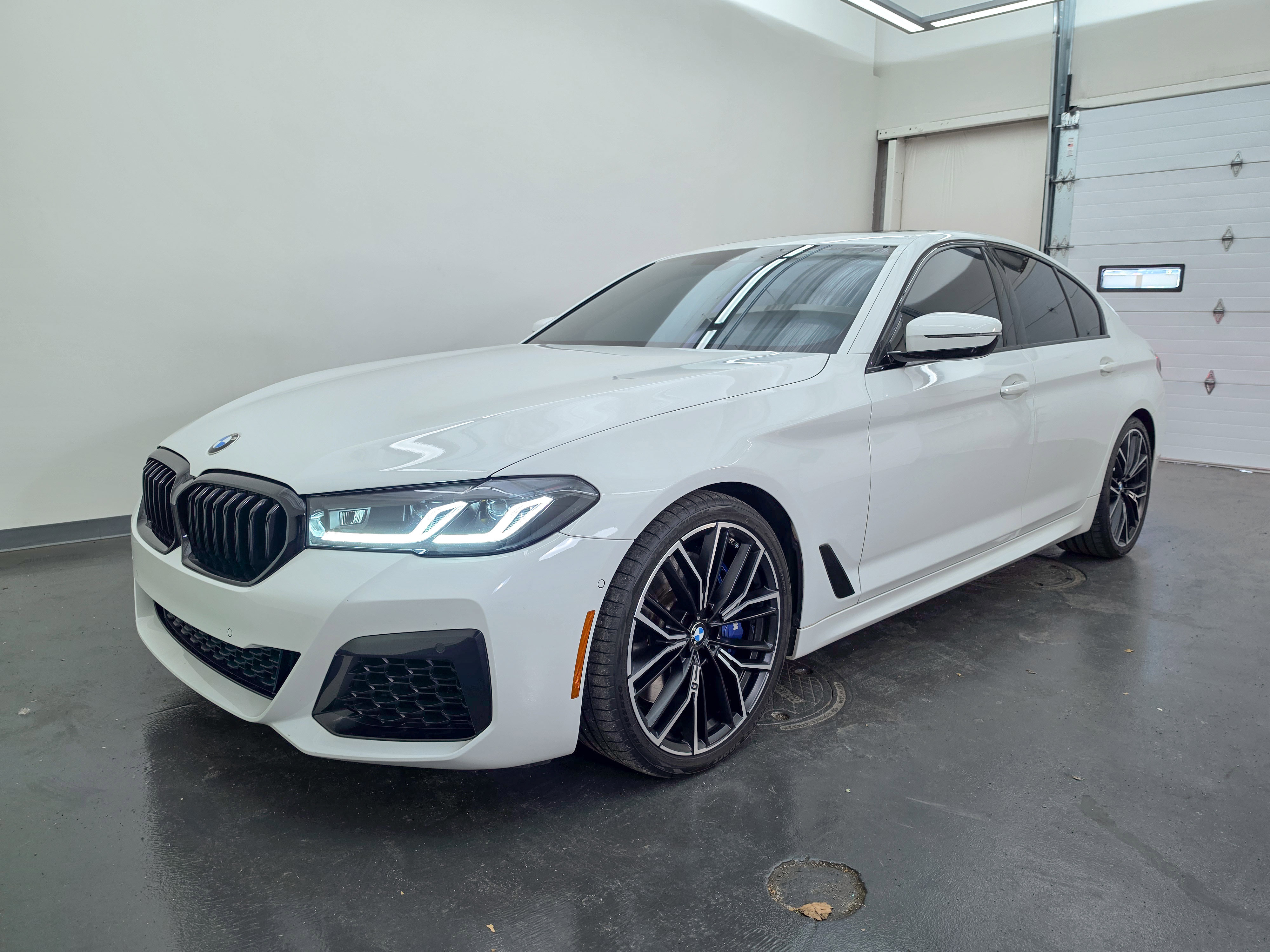 Used 2022 BMW M550i xDrive w/ Premium Package AWD/4WD image 7