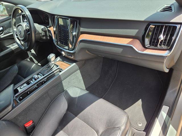 Used 2020 Volvo S60 T5 Momentum FWD image 22