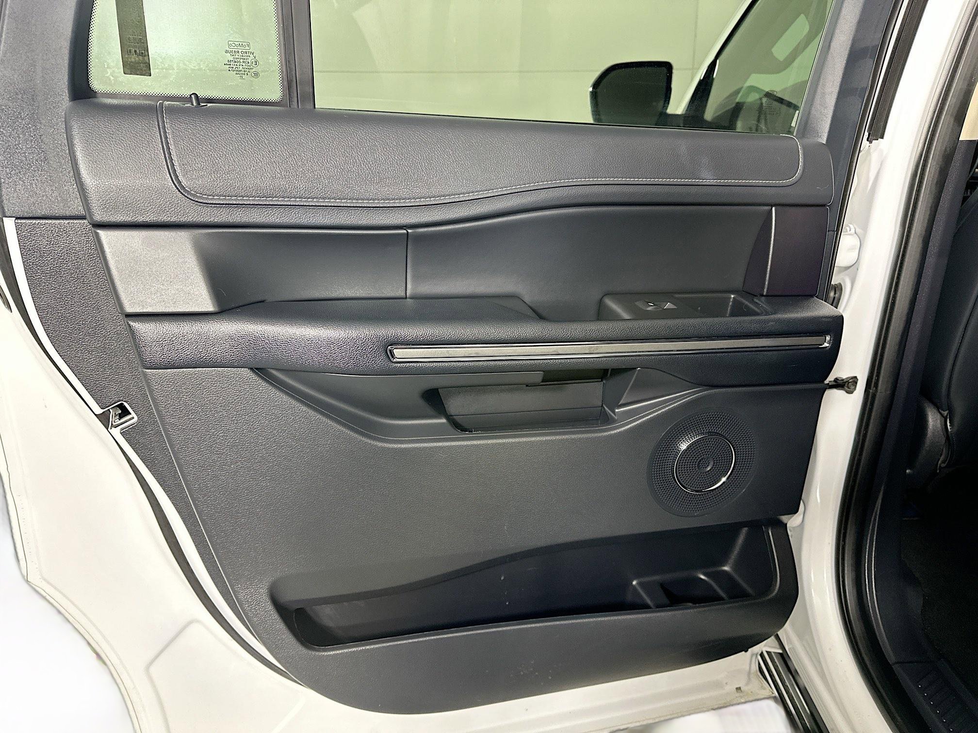 Used 2024 Ford Expedition Max XLT image 26