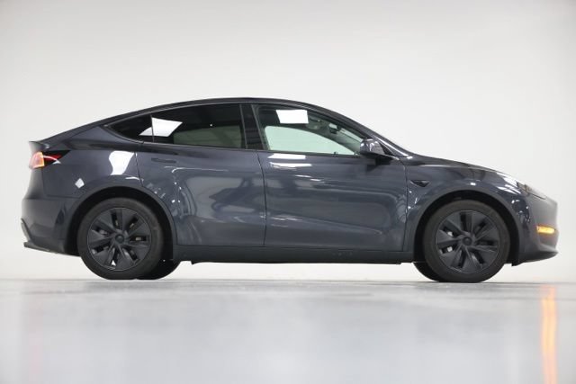 Used 2025 Tesla Model Y Long Range AWD/4WD image 18