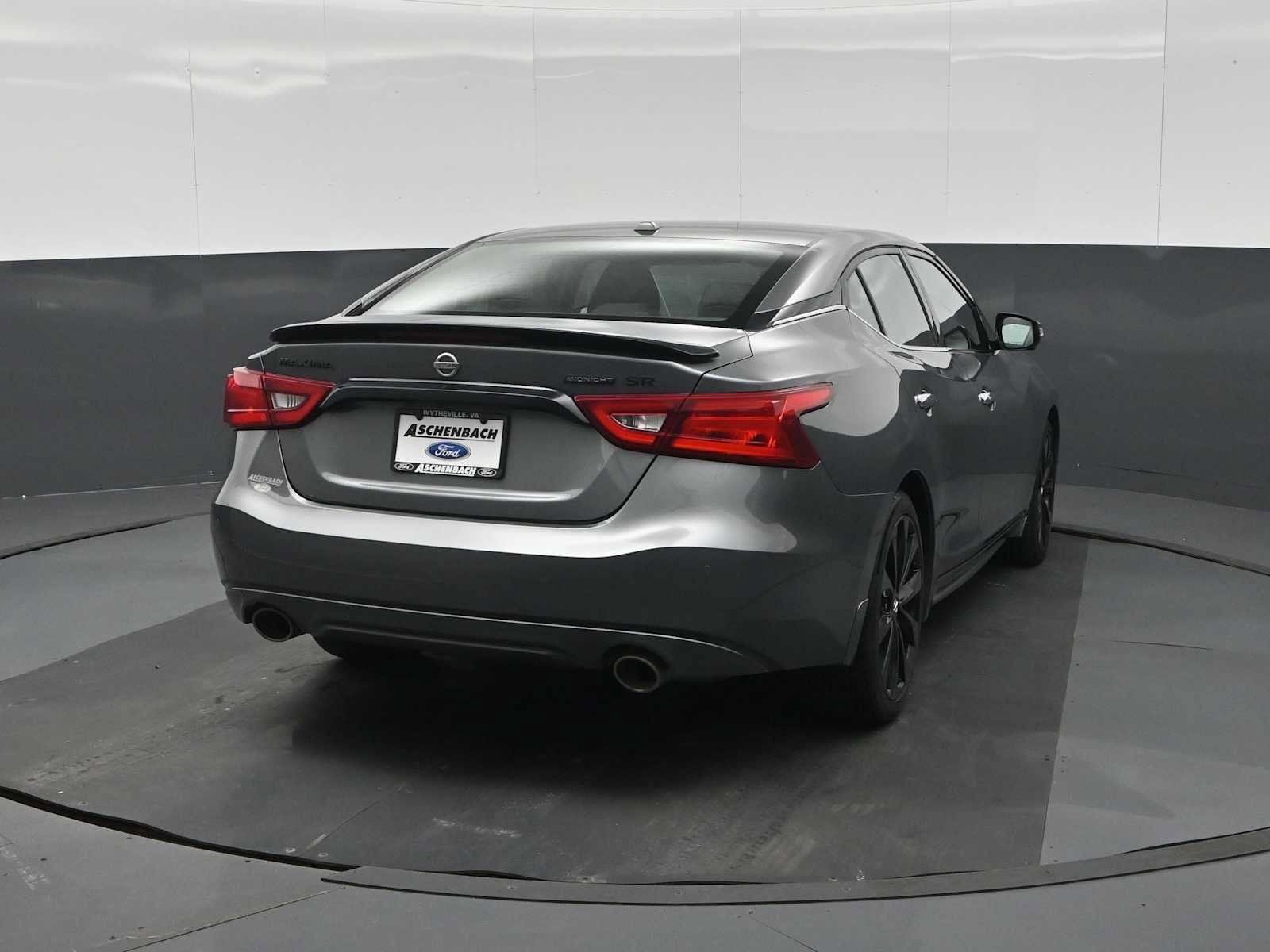Used 2018 Nissan Maxima SR w/ Midnight Edition FWD image 8