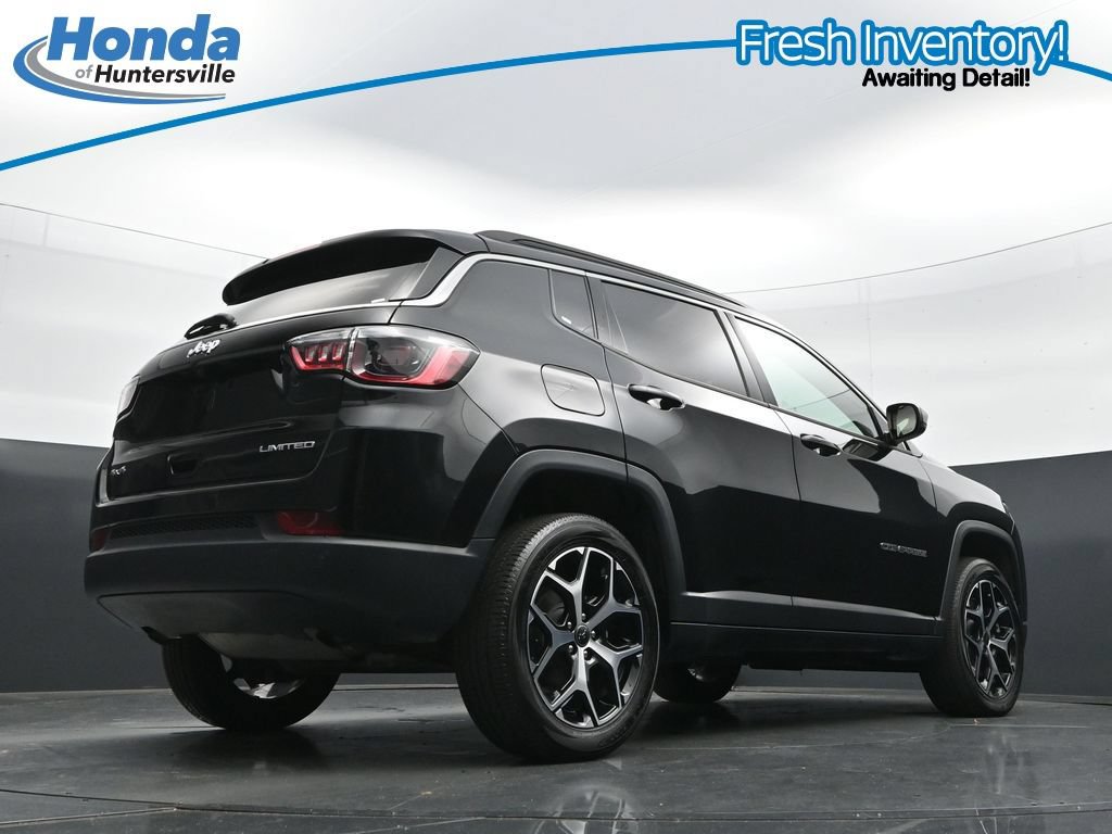 Used 2025 Jeep Compass Limited AWD/4WD image 32