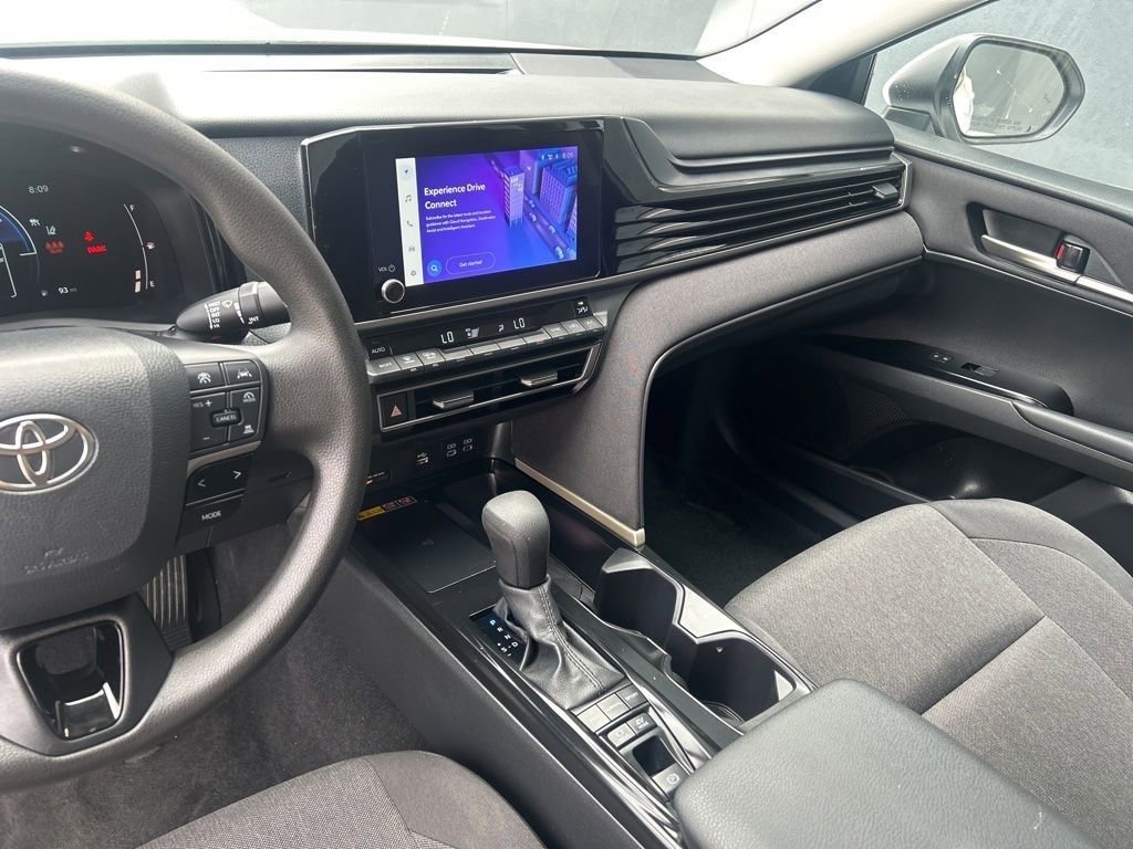 Used 2025 Toyota Camry LE image 9