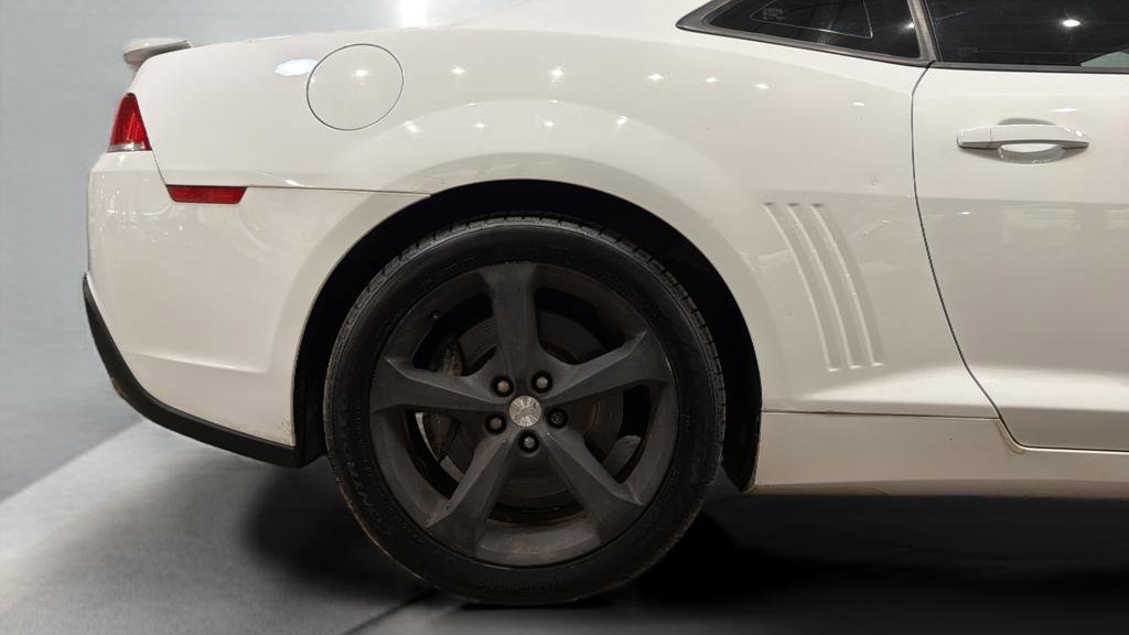 Used 2015 Chevrolet Camaro SS image 35