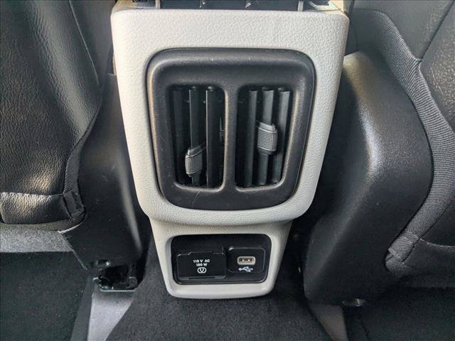 Used 2019 Jeep Compass Latitude FWD image 18