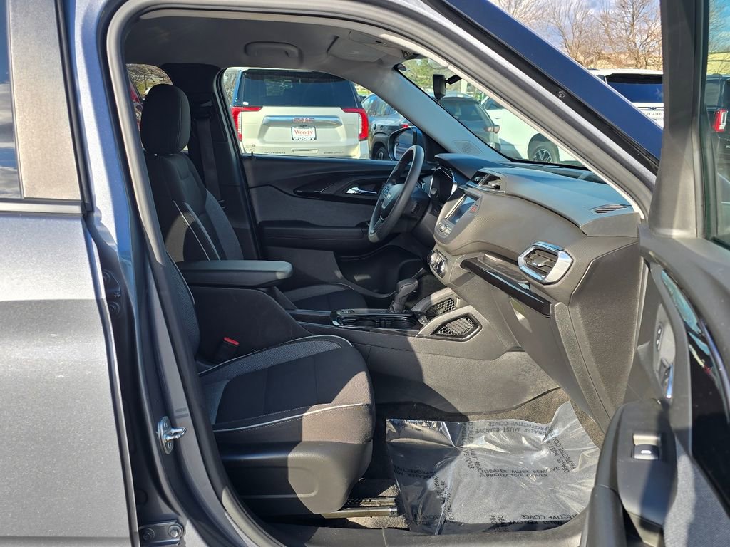 Used 2022 Chevrolet TrailBlazer LT image 33