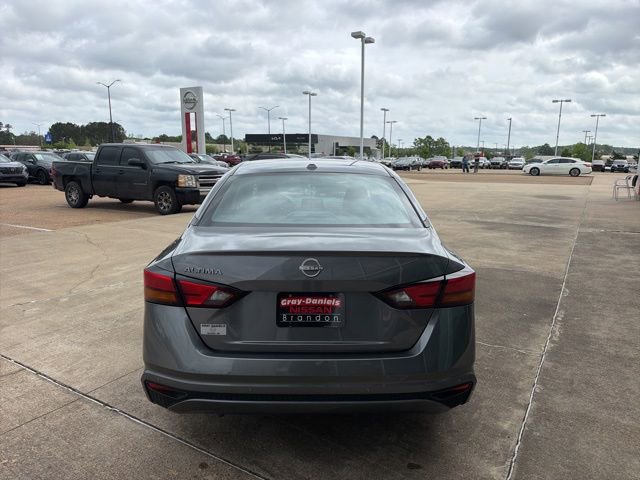 Used 2025 Nissan Altima 2.5 SV image 3