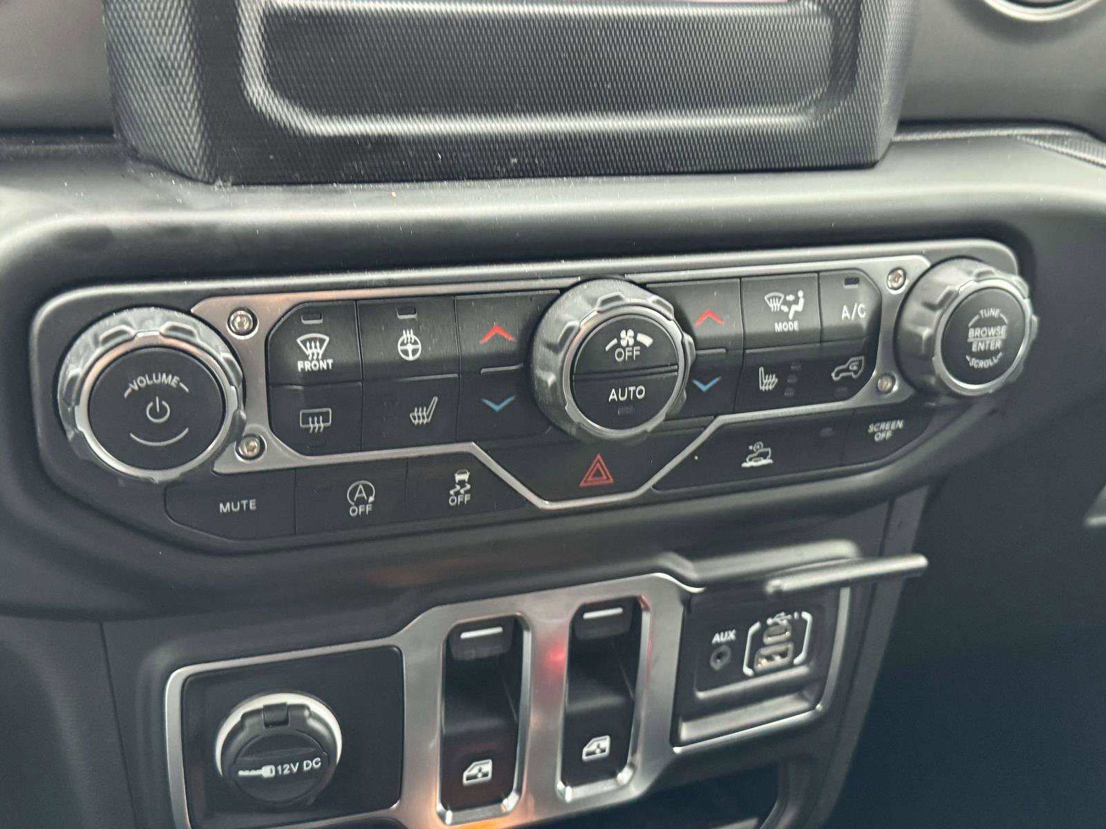 Used 2023 Jeep Wrangler Sport AWD/4WD image 15