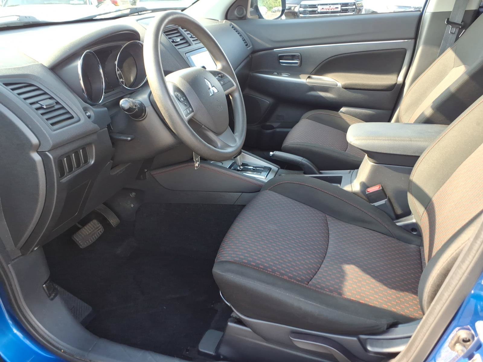 Used 2019 Mitsubishi Outlander Sport ES FWD image 11