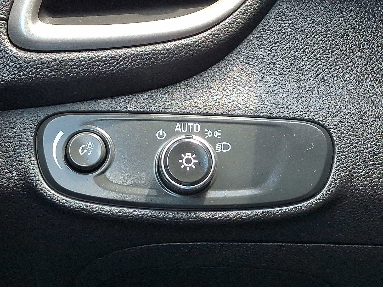 Used 2018 Chevrolet Trax LS w/ LPO, Protection Package AWD/4WD image 24