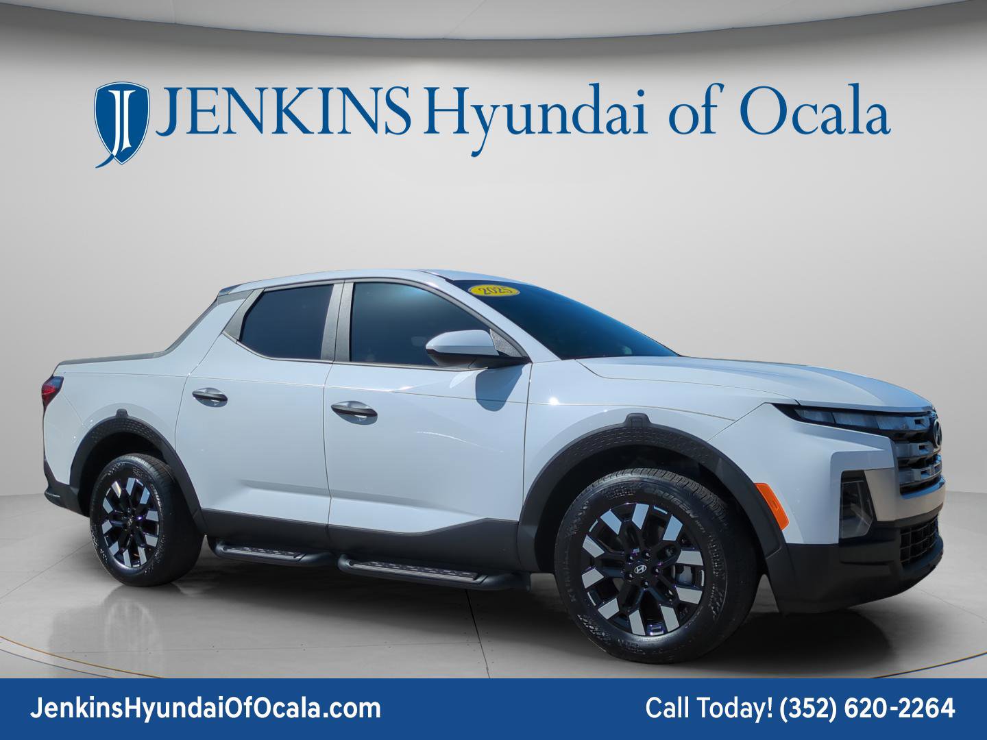 Certified 2025 Hyundai Santa Cruz SE FWD image 1