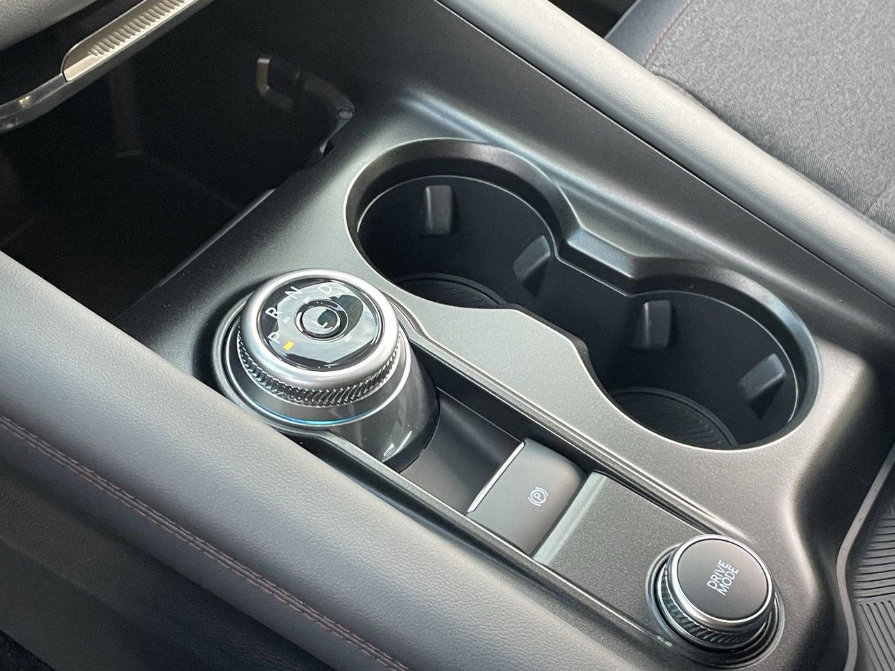 Certified 2025 Ford Explorer Active image 30