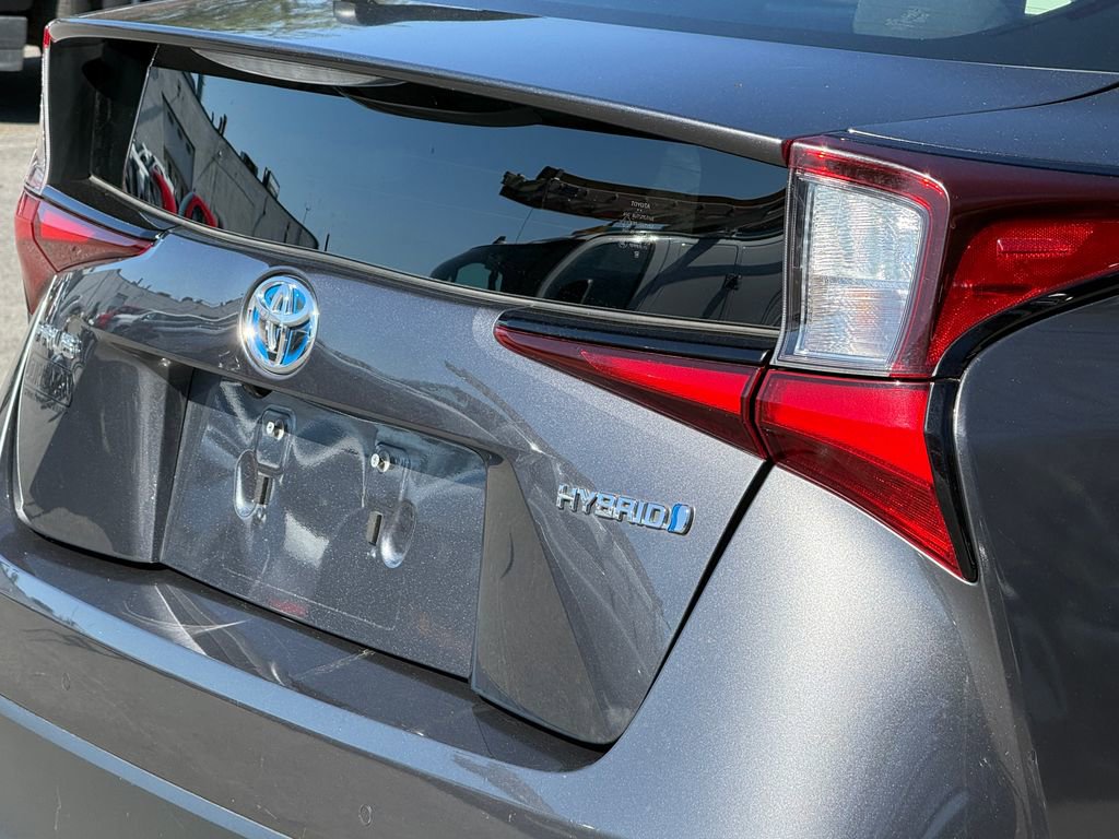 Used 2022 Toyota Prius LE image 6