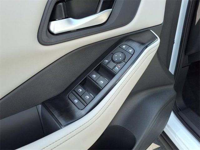 New 2025 Nissan Rogue SV image 10