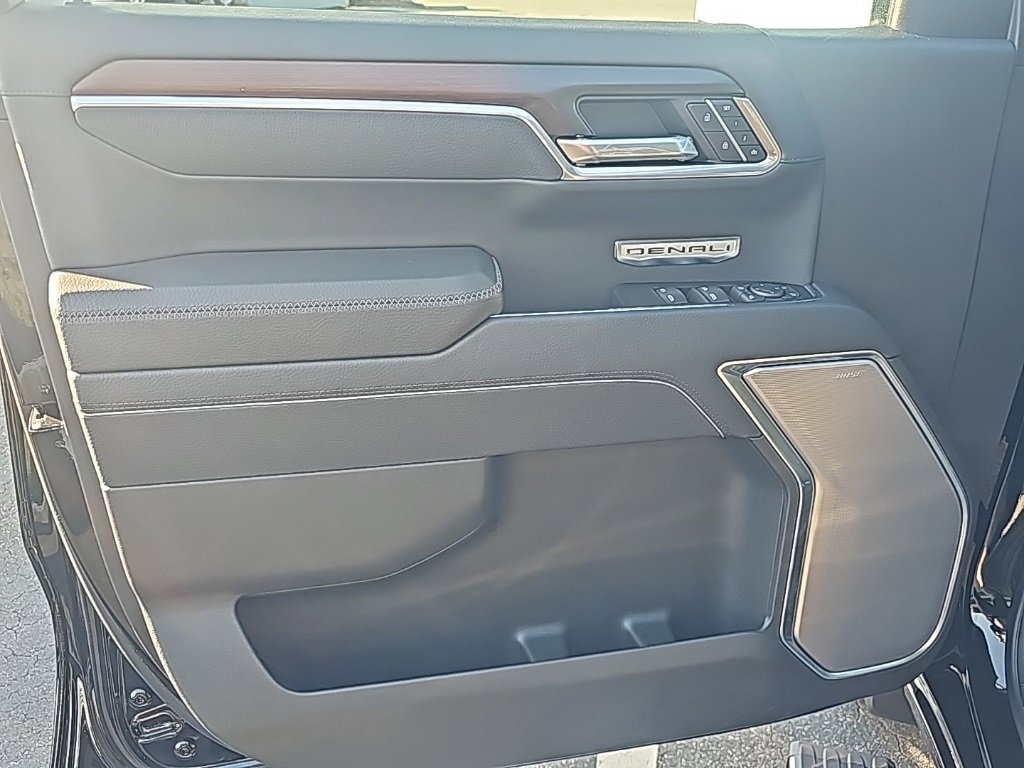 New 2025 GMC Sierra 1500 Denali image 9