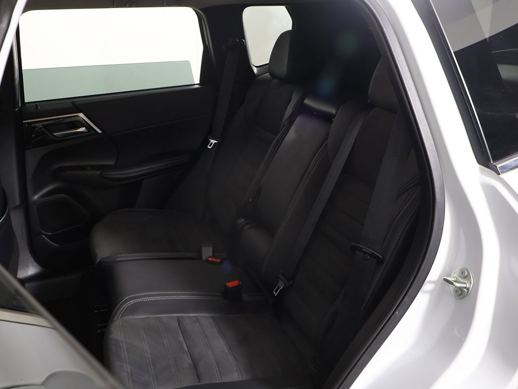 Used 2022 Mitsubishi Outlander SEL Black Edition image 30