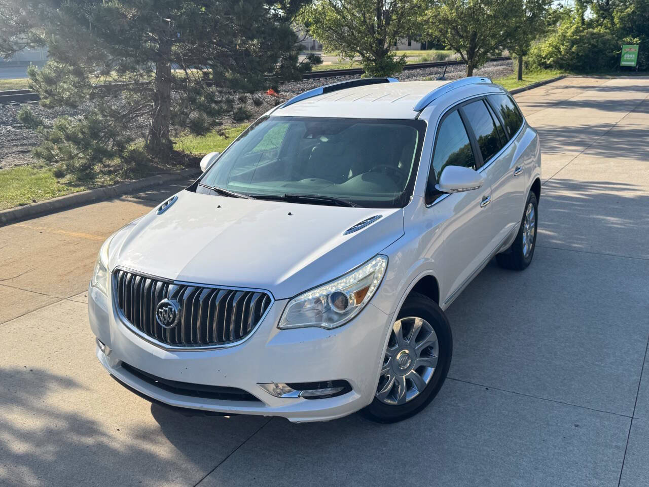 Used 2016 Buick Enclave Premium w/ Trailering Package FWD image 1