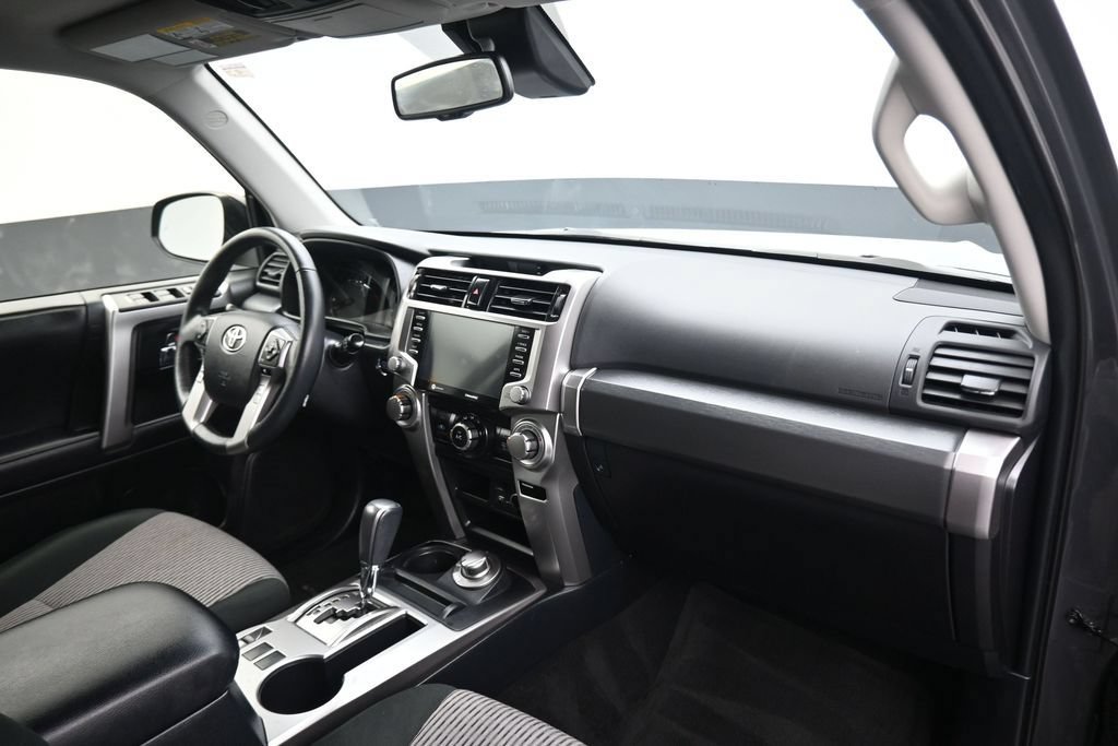 Used 2024 Toyota 4Runner SR5 AWD/4WD image 40