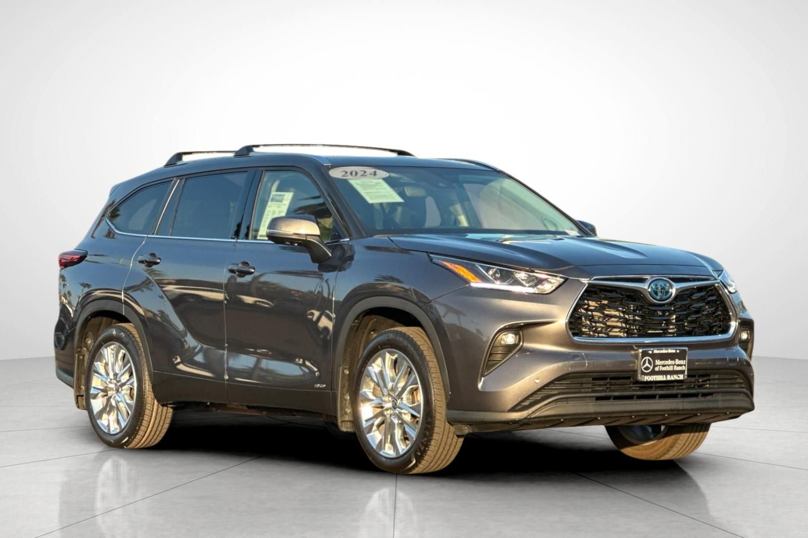Used 2024 Toyota Highlander Limited image 17