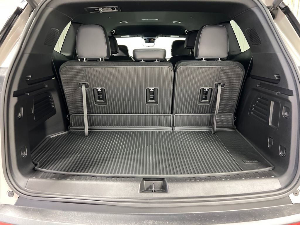 New 2026 GMC Acadia AT4 w/ LPO, Floor Liner Package image 19