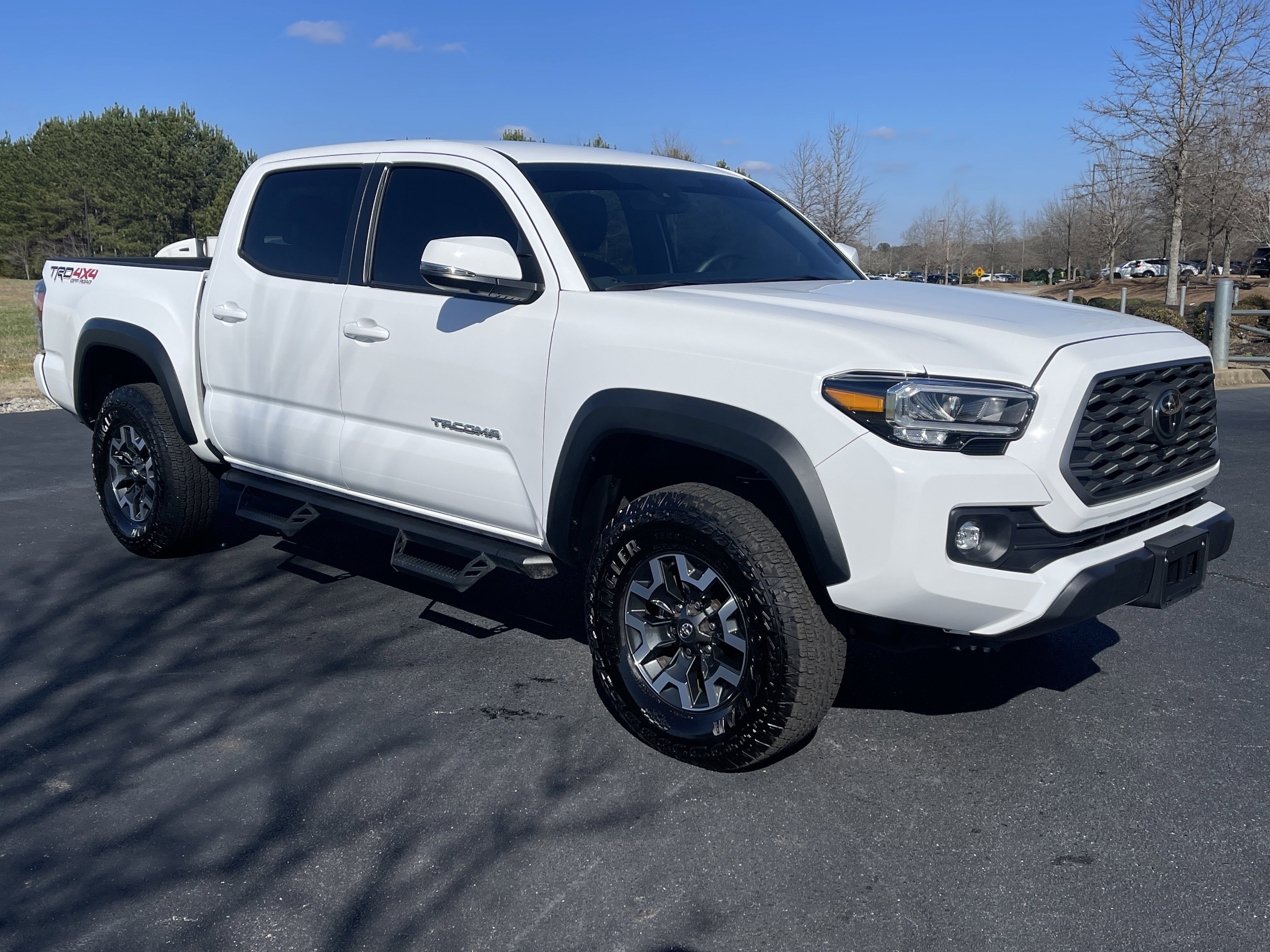 Used 2023 Toyota Tacoma TRD Off-Road w/ Advanced Technology Package image 2