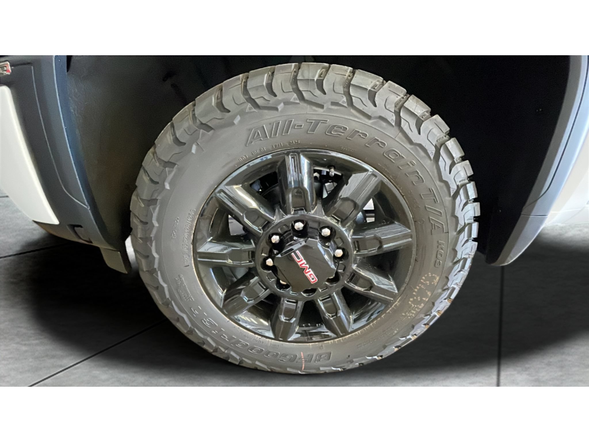 New 2026 GMC Sierra 2500 AT4 w/ Technology Package AWD/4WD image 18
