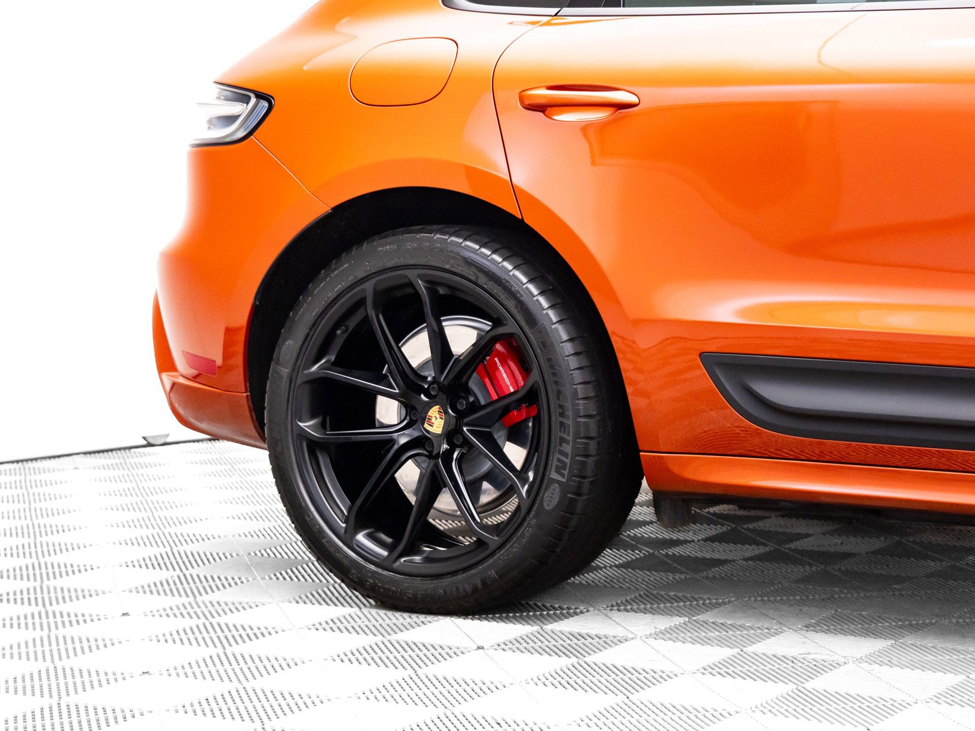 Certified 2022 Porsche Macan GTS image 28