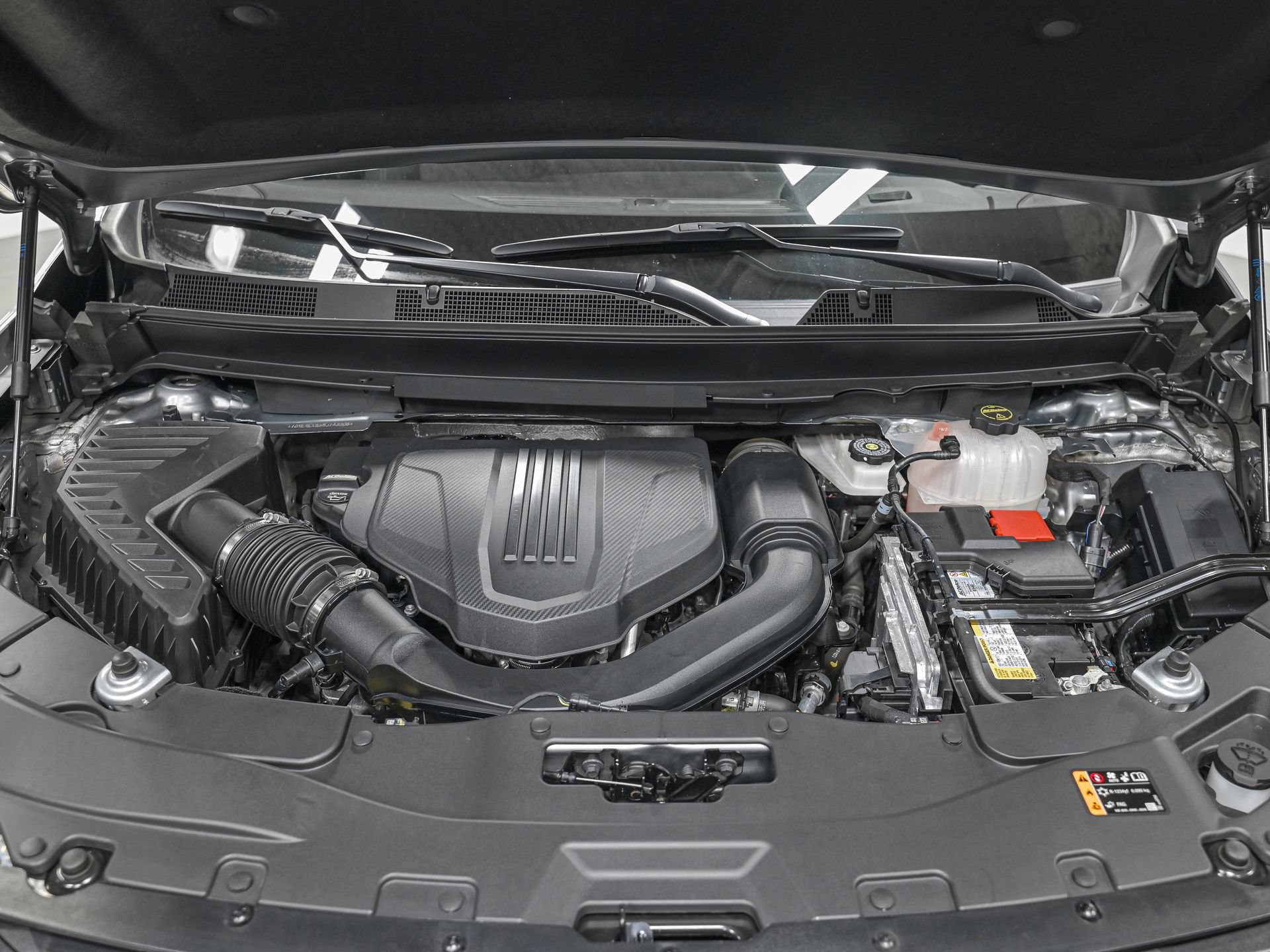 Used 2024 Chevrolet Traverse LS FWD image 11