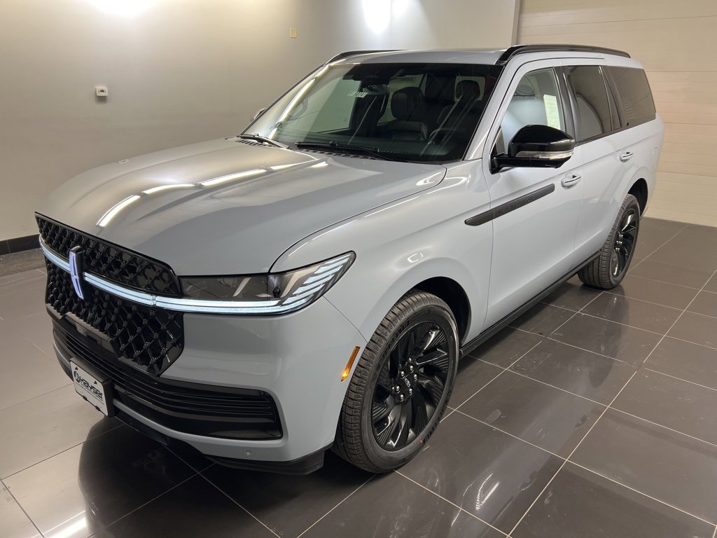 New 2026 Lincoln Navigator Reserve image 3