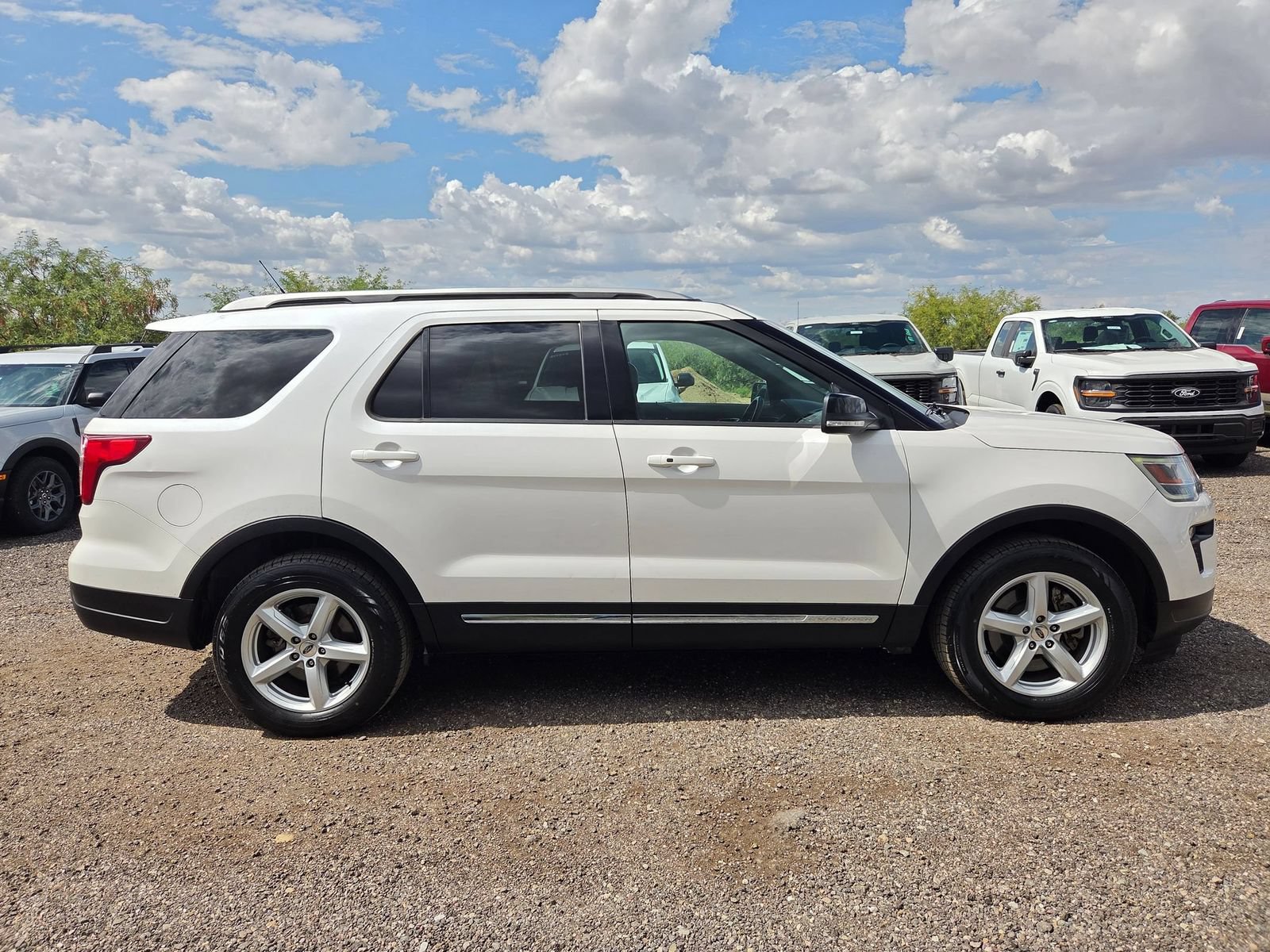 Used 2018 Ford Explorer XLT w/ Equipment Group 202A FWD image 5