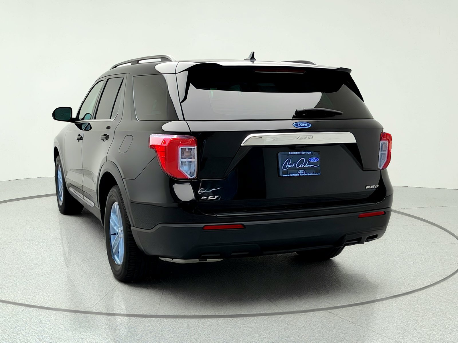 Used 2021 Ford Explorer XLT AWD/4WD image 6