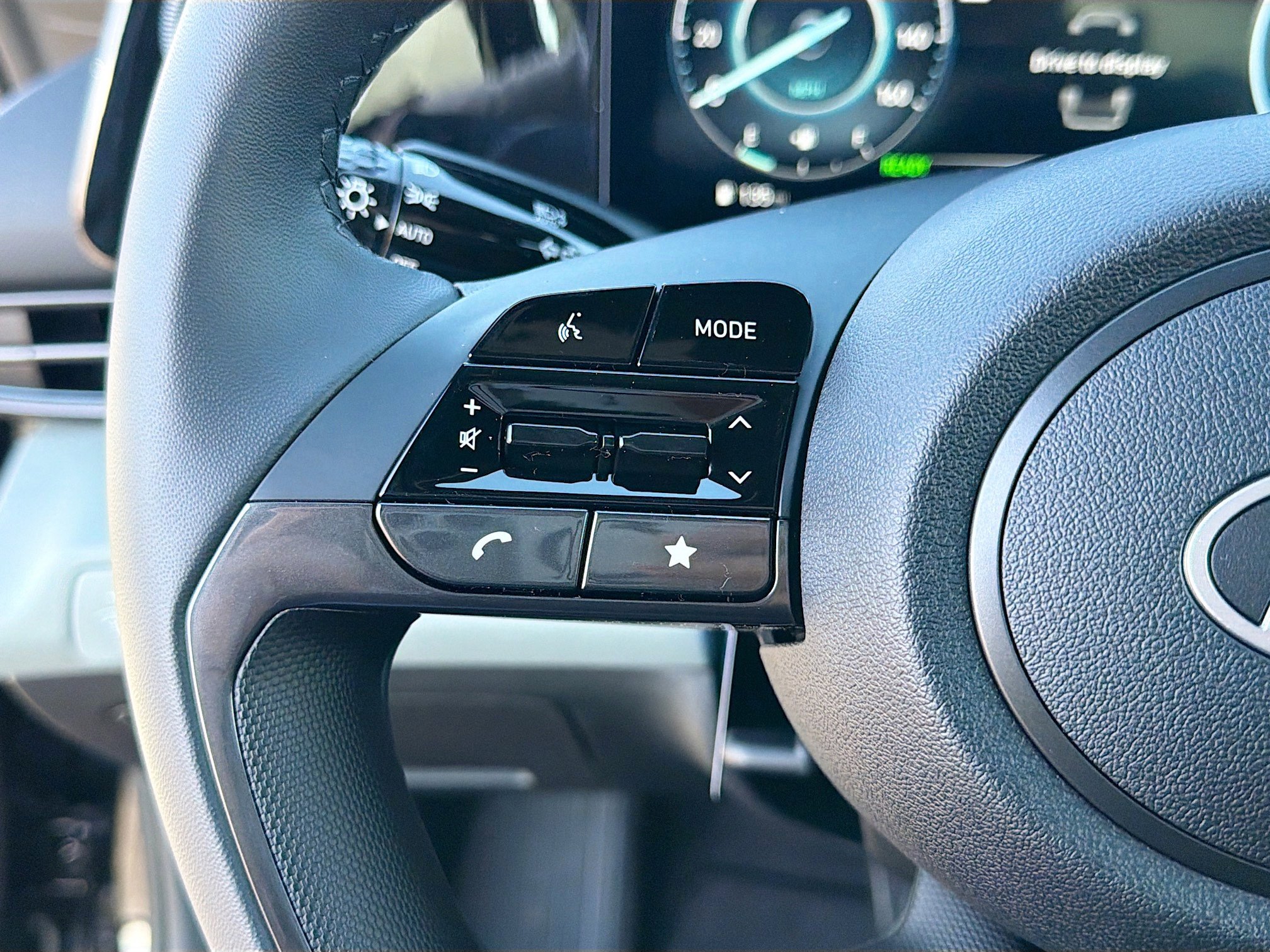 New 2026 Hyundai Elantra Limited image 35