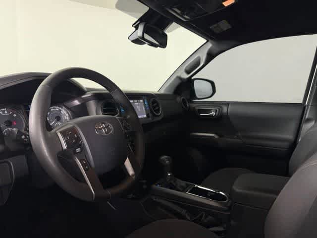 Used 2019 Toyota Tacoma TRD Off-Road AWD/4WD image 4