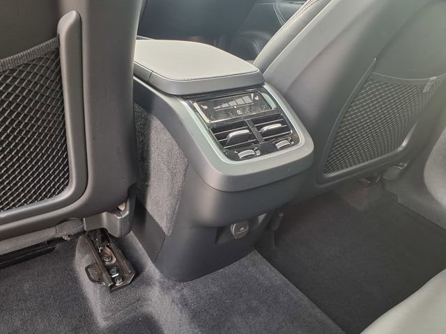 Used 2023 Volvo XC90 B6 Ultimate w/ Protection Package Premier image 21