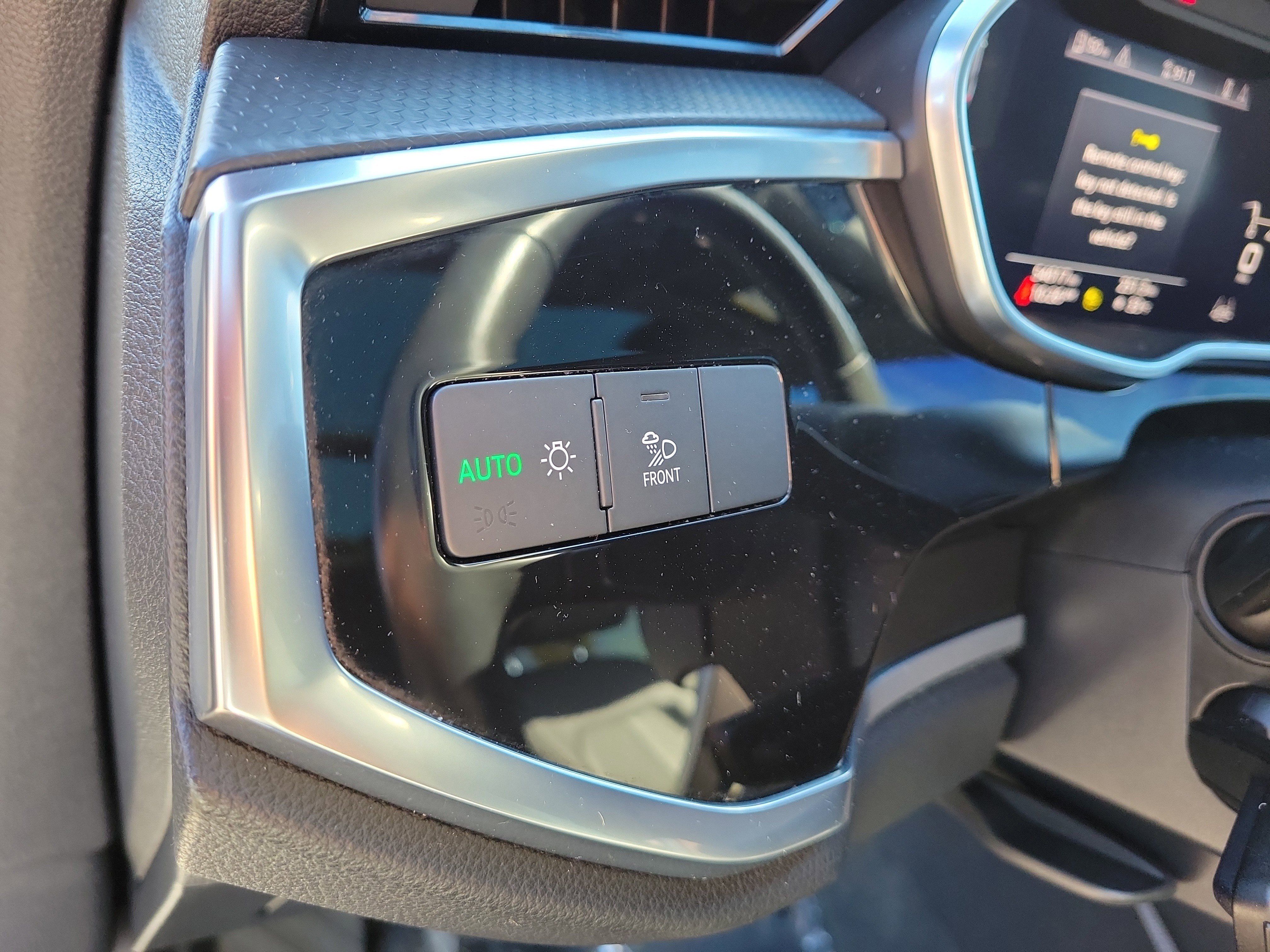 Used 2021 Audi Q3 2.0T Premium Plus w/ Premium Plus Package image 22