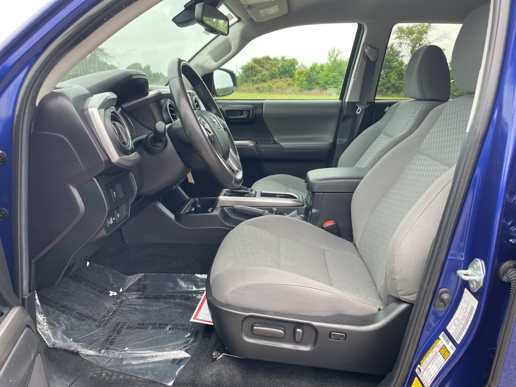 Used 2022 Toyota Tacoma SR5 AWD/4WD image 10
