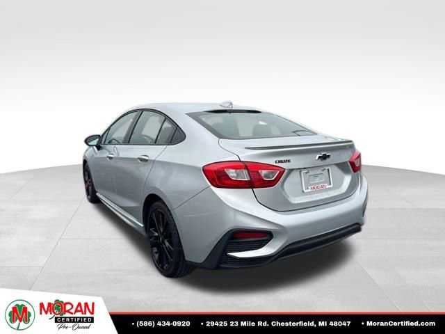 Used 2017 Chevrolet Cruze LT w/ Convenience Package FWD image 3